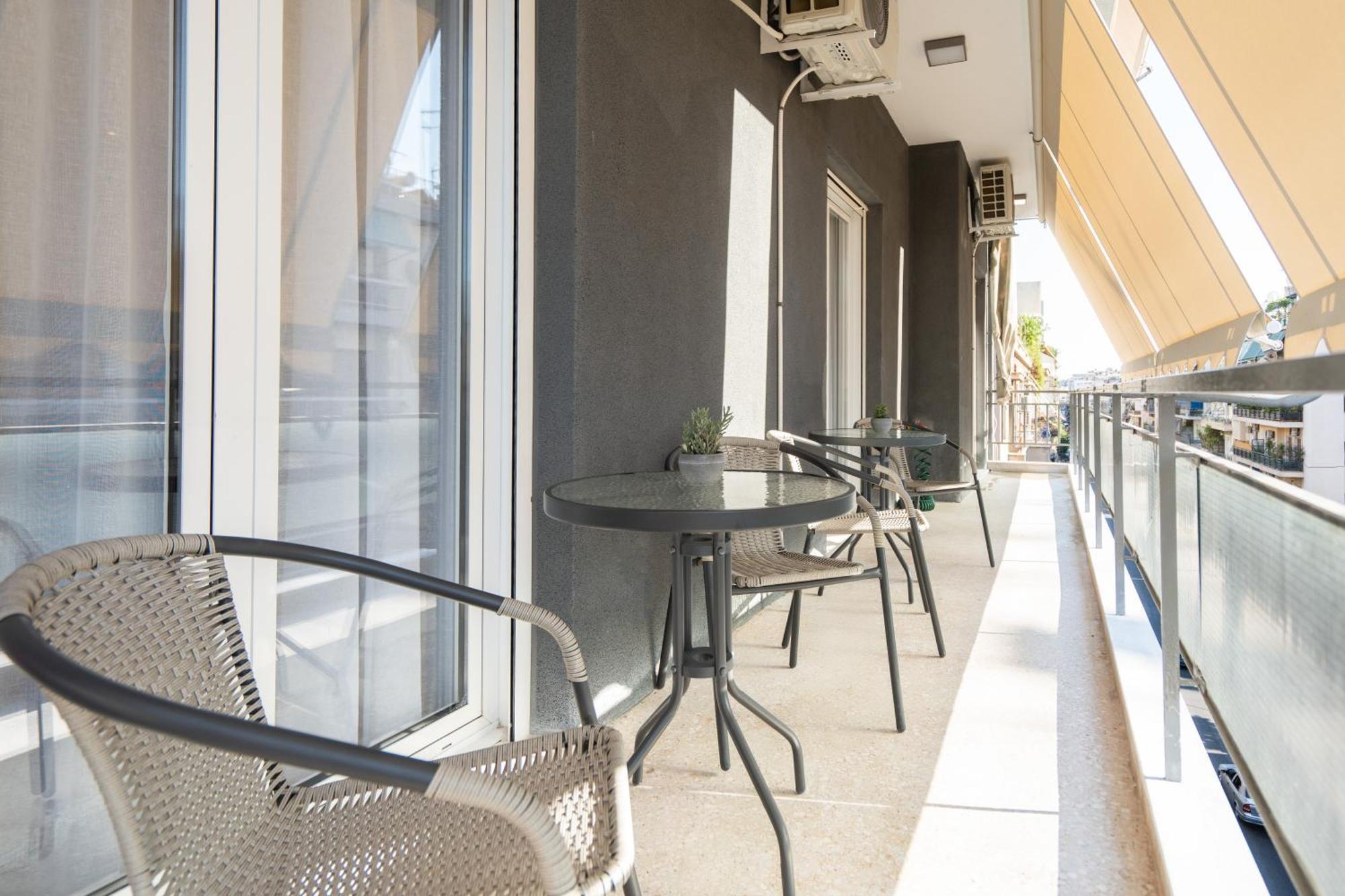 Luxury Apartment Next To The National Museum Афины Экстерьер фото